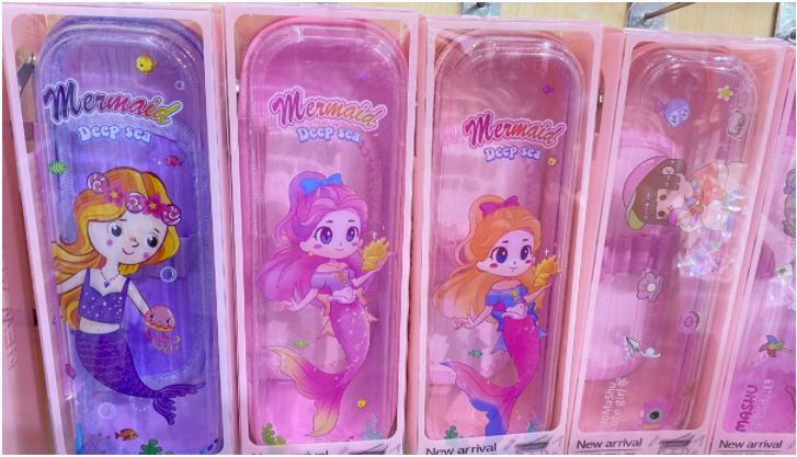 卡通创意文具盒 