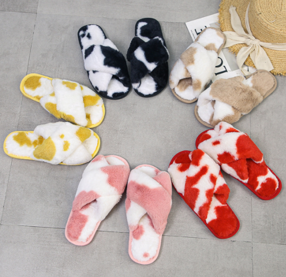 亲肤毛绒拖鞋 